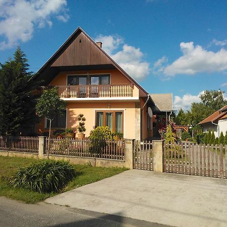 Valentin Vendeghaz Hotel Balatonlelle Bagian luar foto