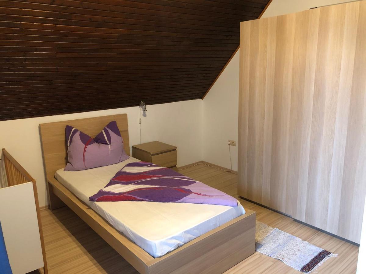 Valentin Vendeghaz Hotel Balatonlelle Bagian luar foto