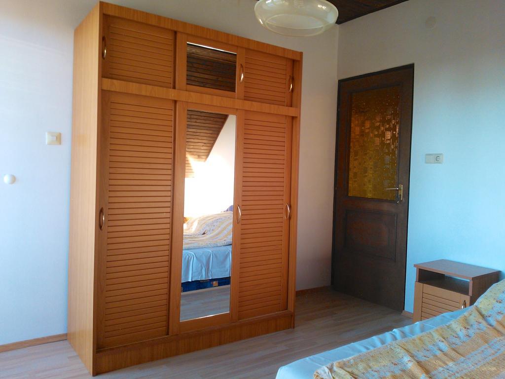 Valentin Vendeghaz Hotel Balatonlelle Bagian luar foto