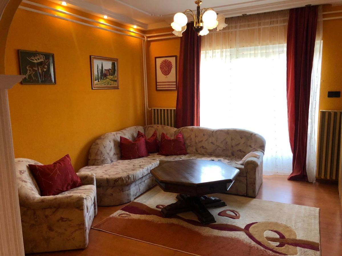 Valentin Vendeghaz Hotel Balatonlelle Bagian luar foto