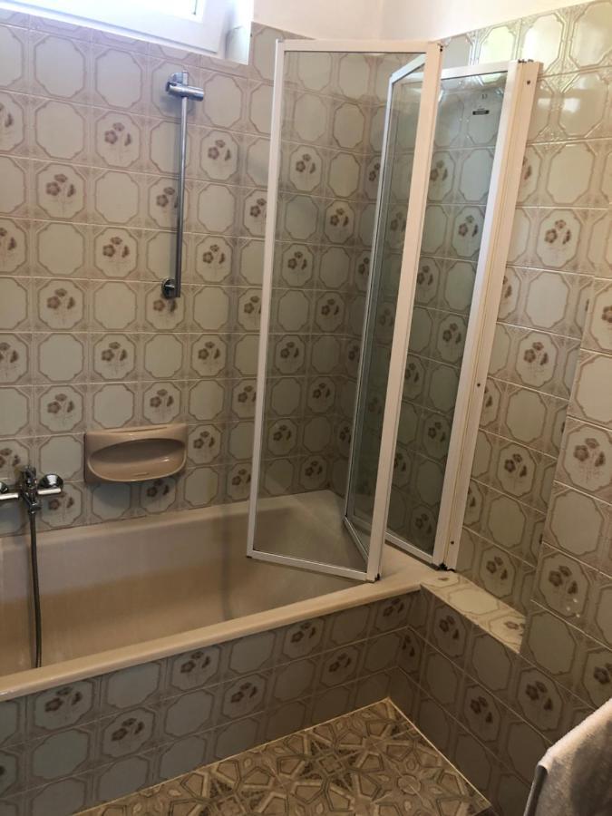 Valentin Vendeghaz Hotel Balatonlelle Bagian luar foto