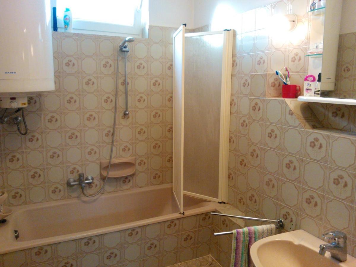 Valentin Vendeghaz Hotel Balatonlelle Ruang foto