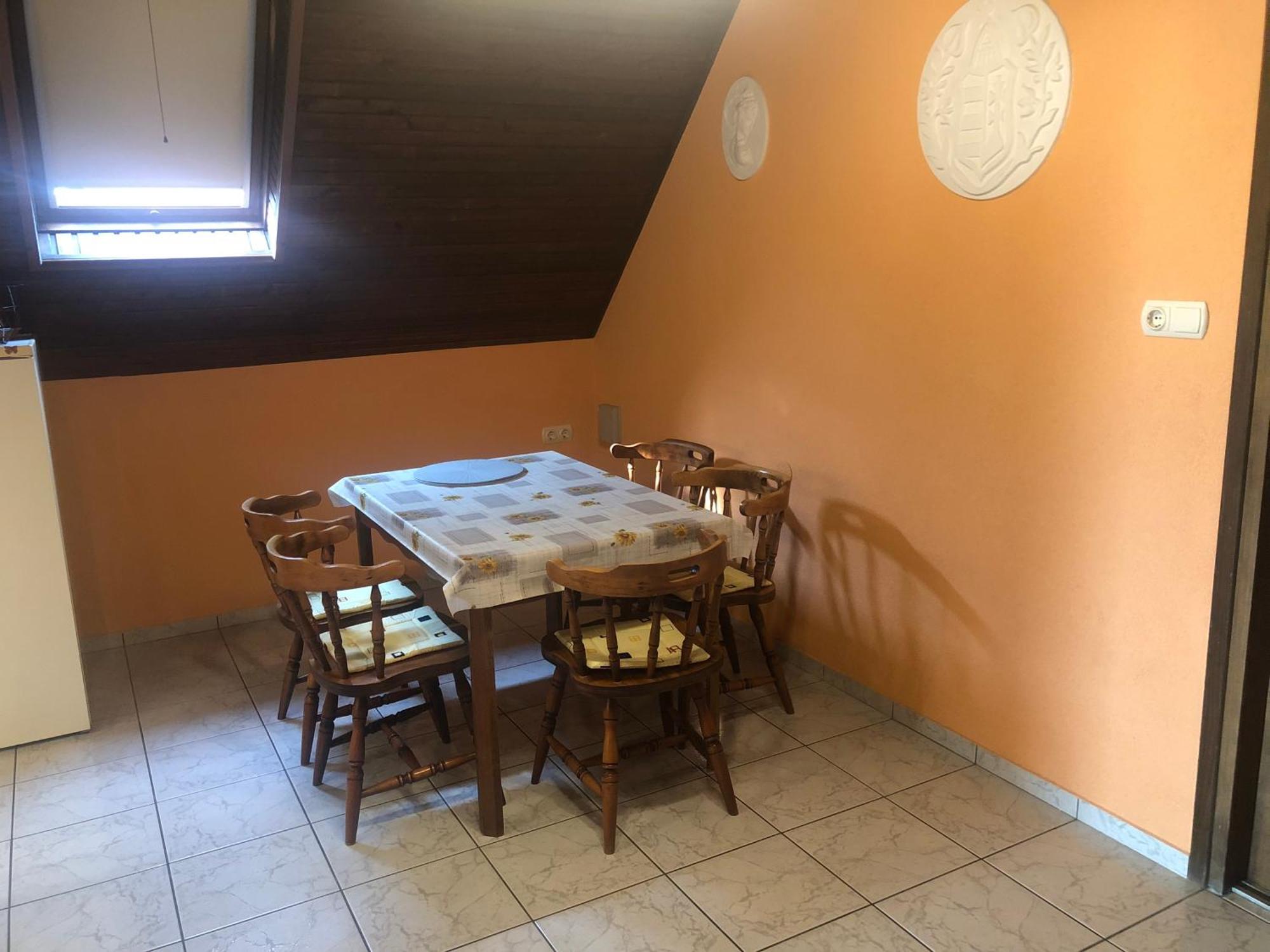 Valentin Vendeghaz Hotel Balatonlelle Bagian luar foto