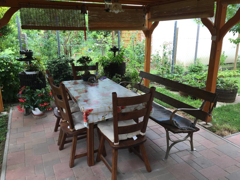 Valentin Vendeghaz Hotel Balatonlelle Bagian luar foto